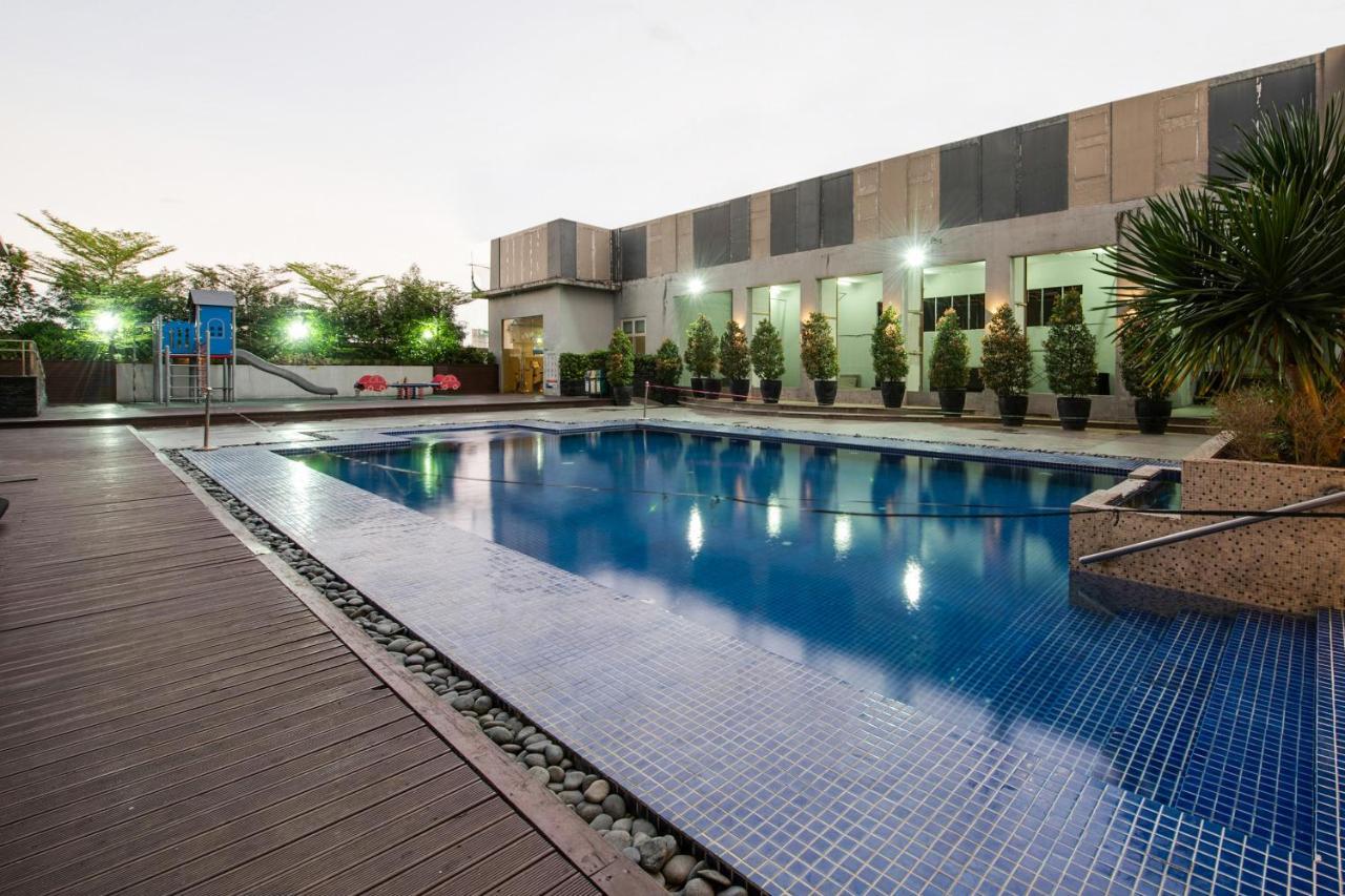 Oyo 508 Vista Wil Tower Hotel Manila Exterior photo